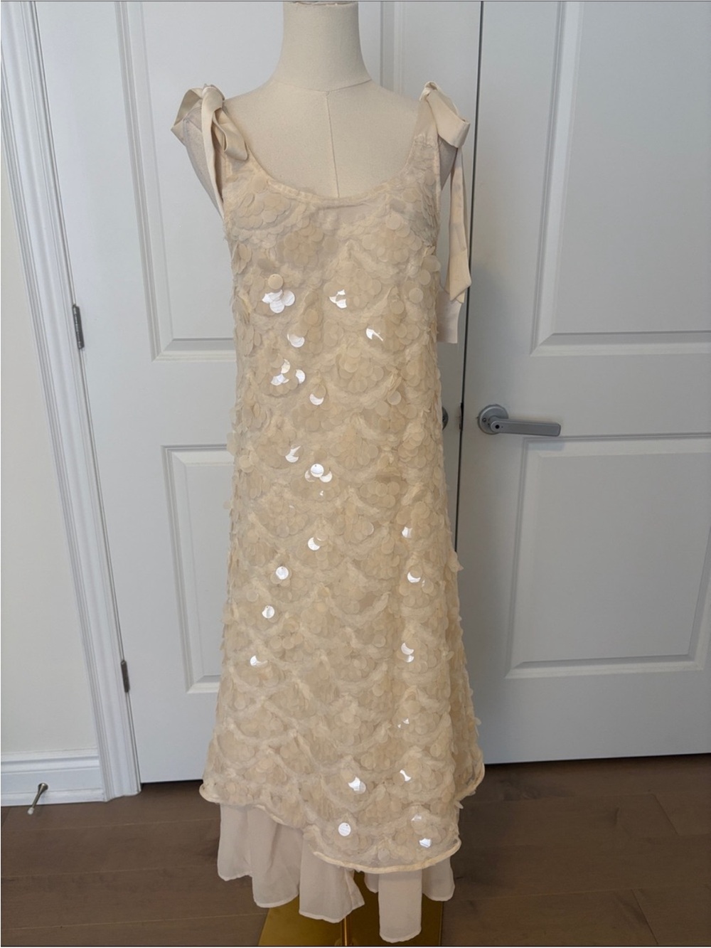 En Saison Ivory Sequin Floral Dress with Tie Straps - Picture 7 of 11